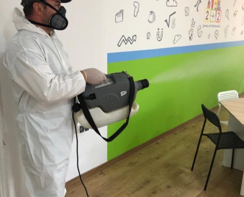 Echipa Avy DDD oferind servicii de dezinfectie in Craiova.